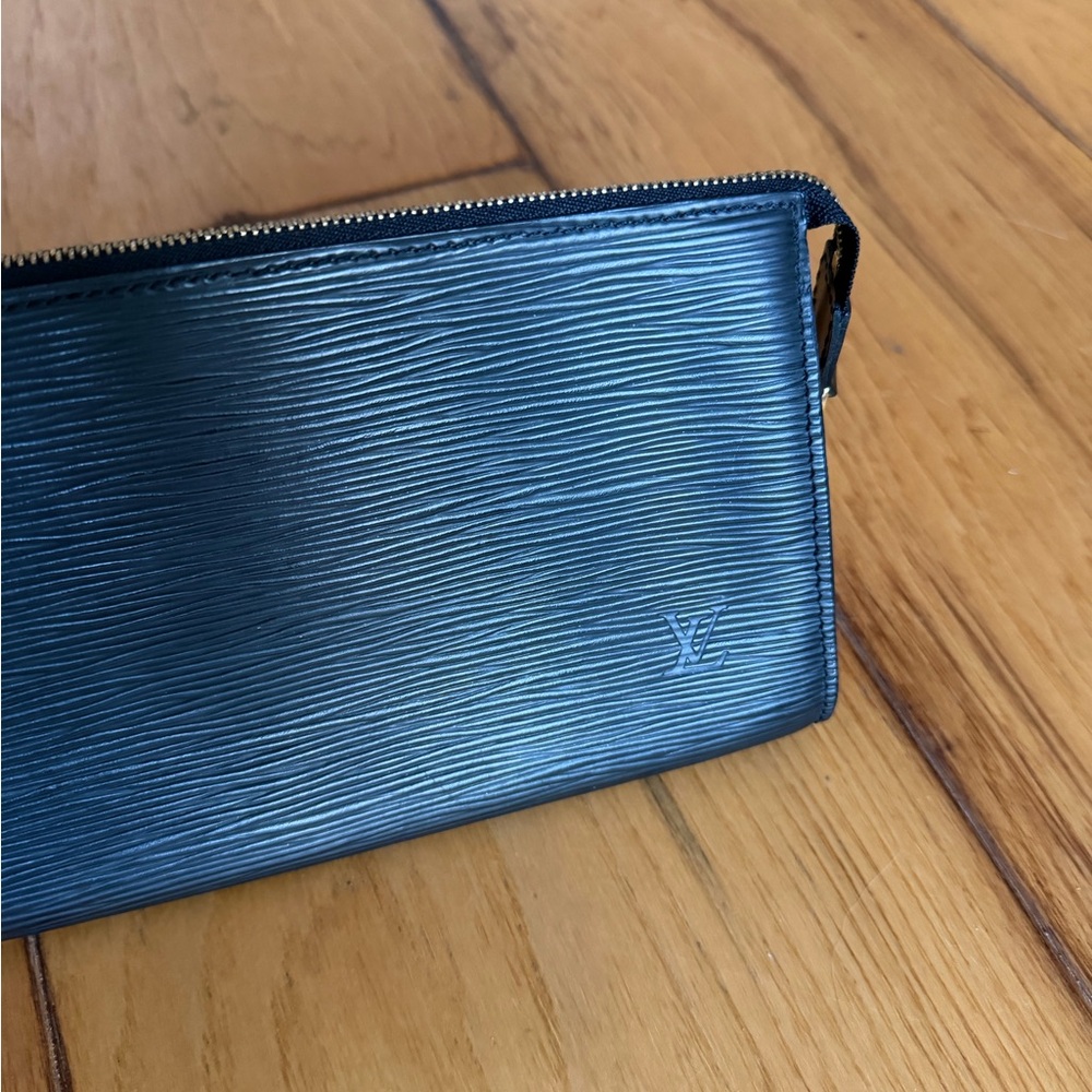 Louis Vuitton Pochette Accessoires - Picture 3 of 11